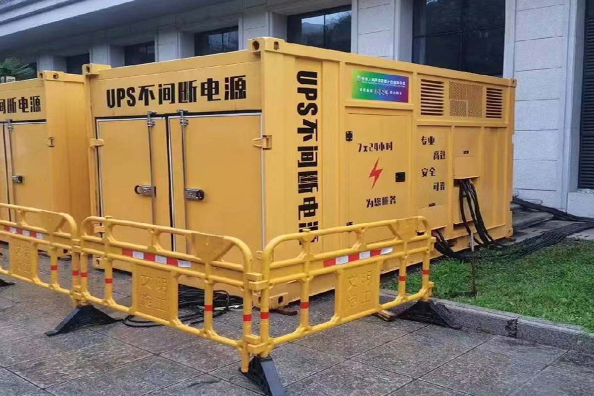 康定发电机租赁施工现场